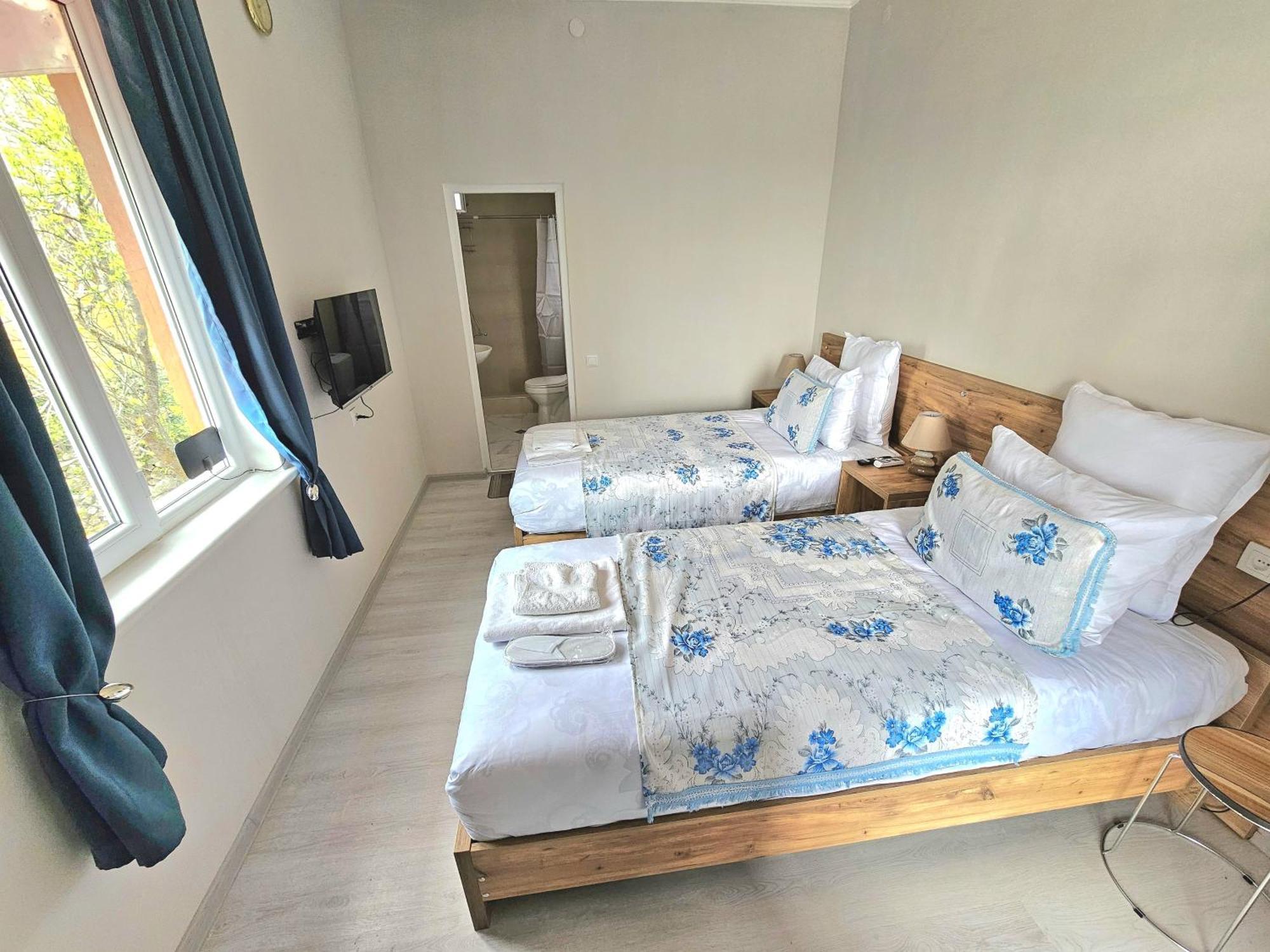 Hilltop Guest House קוטאיסי מראה חיצוני תמונה