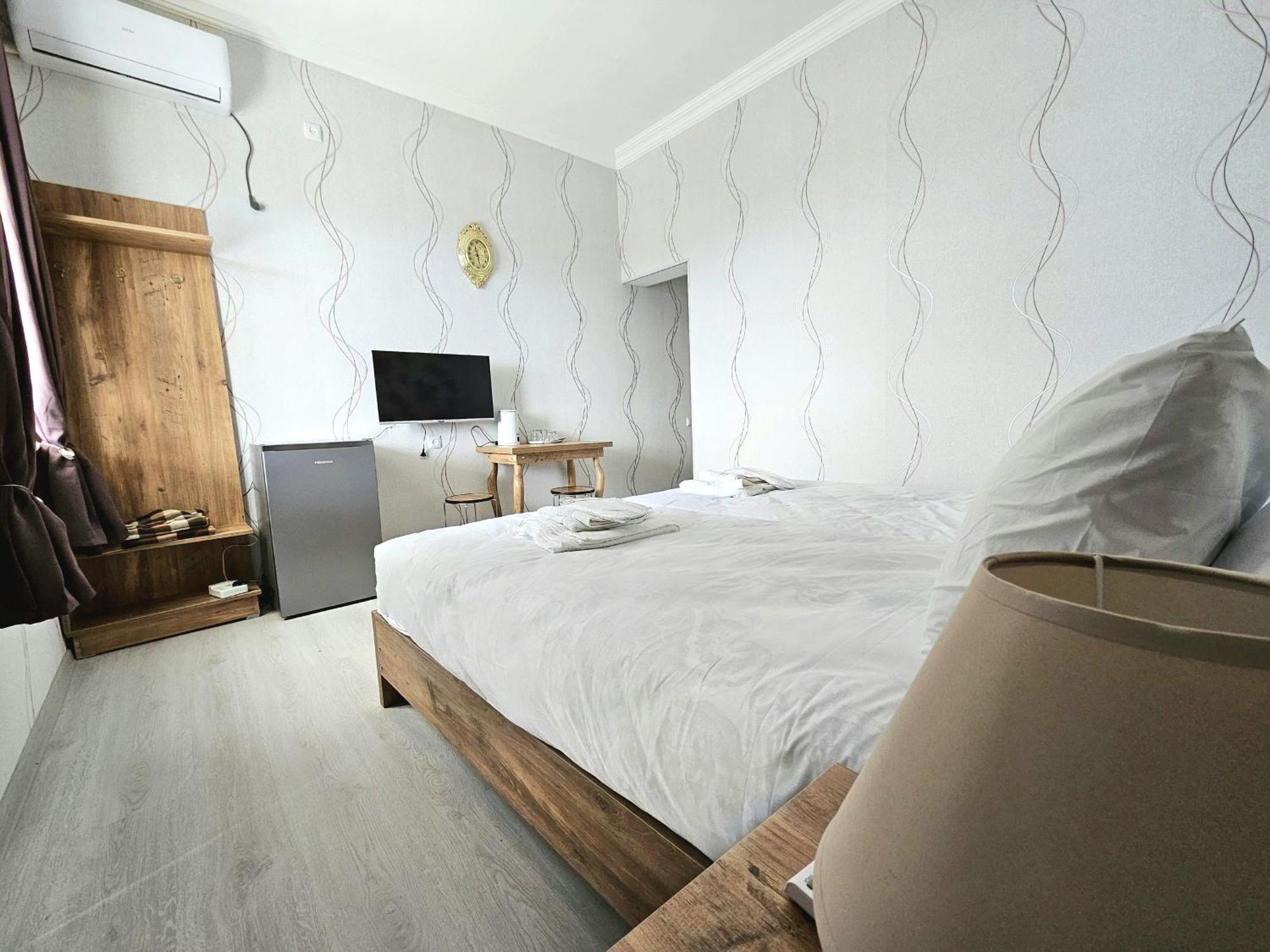Hilltop Guest House קוטאיסי מראה חיצוני תמונה