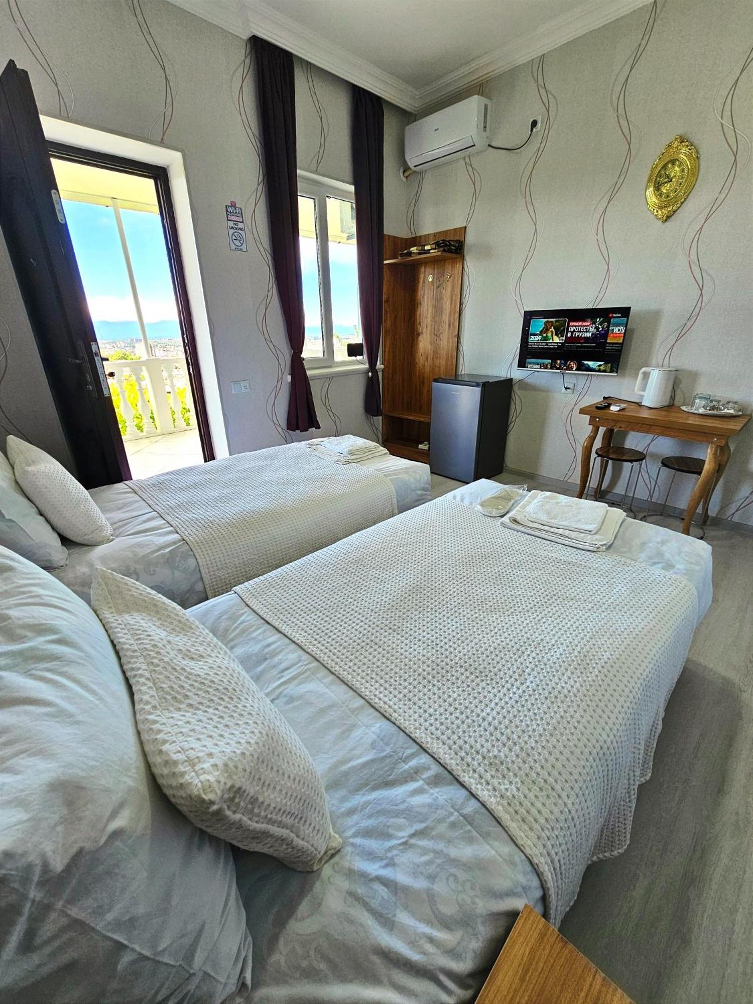 Hilltop Guest House קוטאיסי מראה חיצוני תמונה